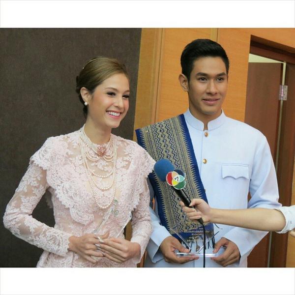 "อ๋อม - ขวัญ" ***ได้รับรางวัลศิลปินต้นแบบพัฒนาสังคม [ขอแสดงความยินดีด้วยค่ะ] ^__^
