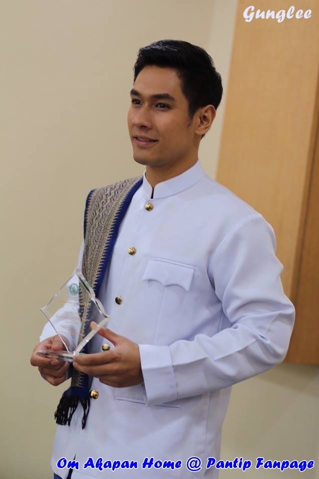 "อ๋อม - ขวัญ" ***ได้รับรางวัลศิลปินต้นแบบพัฒนาสังคม [ขอแสดงความยินดีด้วยค่ะ] ^__^
