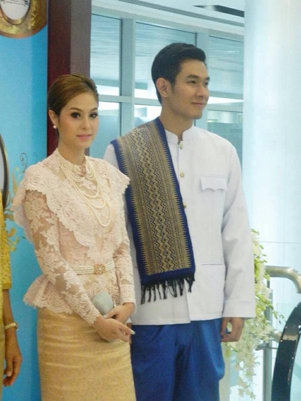 "อ๋อม - ขวัญ" ***ได้รับรางวัลศิลปินต้นแบบพัฒนาสังคม [ขอแสดงความยินดีด้วยค่ะ] ^__^