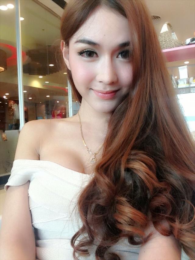 หลิงหลิง ปิยะดา แม่หญิงลาวสาวประเภทสอง