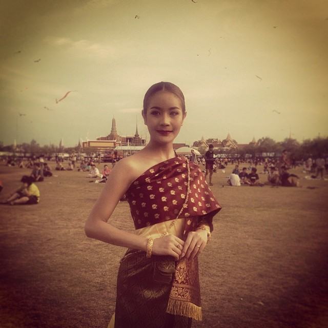 ลองมาดู ''กะเทยไทย'' สวมใส่ชุดไทย สวยงามมาก