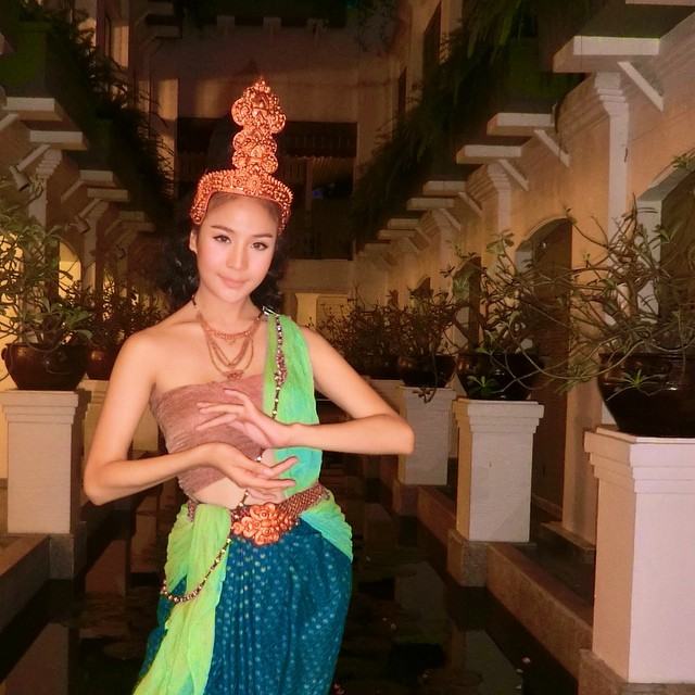 ลองมาดู ''กะเทยไทย'' สวมใส่ชุดไทย สวยงามมาก
