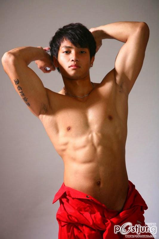 หล่อล่ำซัั่มป่ะ