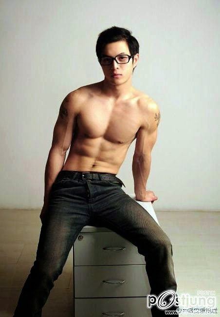 หล่อล่ำซัั่มป่ะ