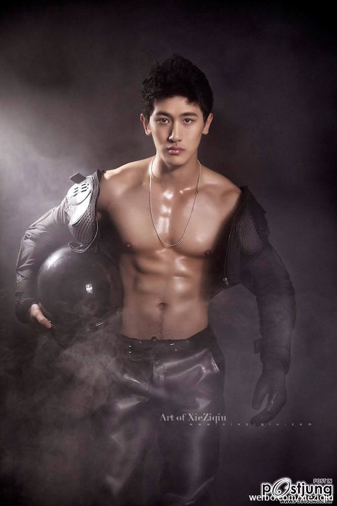 หล่อล่ำซัั่มป่ะ