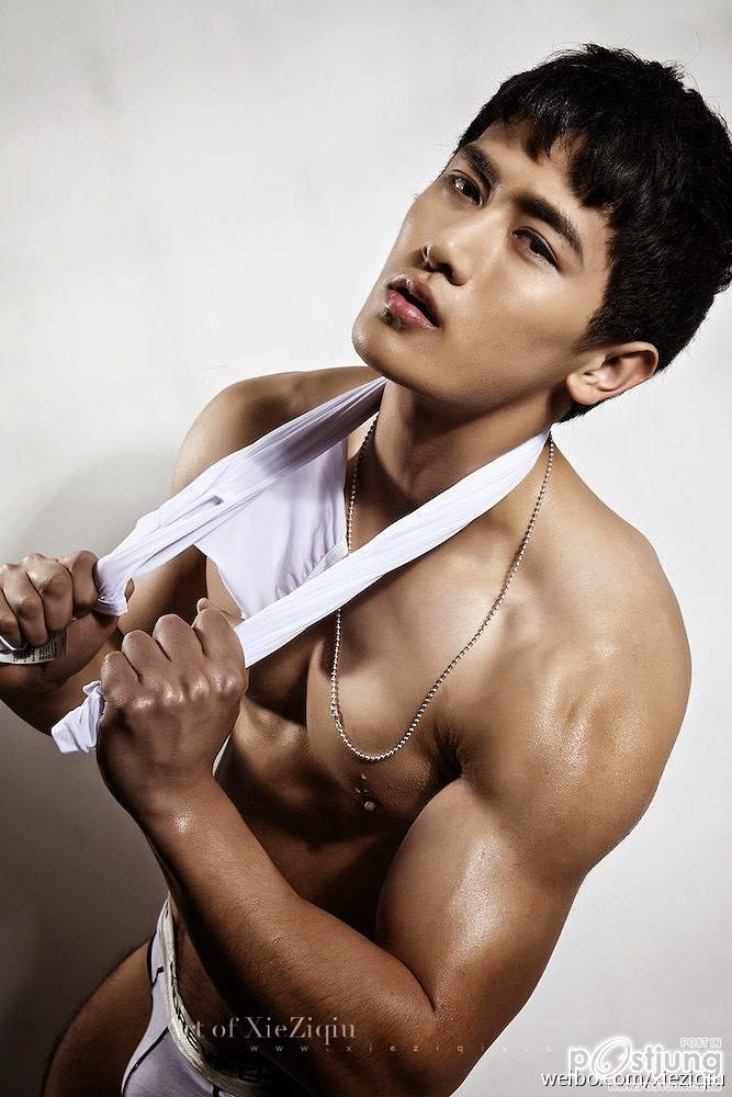 หล่อล่ำซัั่มป่ะ
