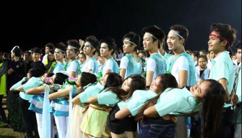 สะพานโค้งหลบไป! รวมภาพ "แอ่นนรก" ต้นตำหรับเชียร์ลีดเดอร์ คณะวิทยาฯ ม.อุบลฯ