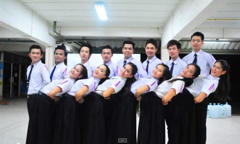 สะพานโค้งหลบไป! รวมภาพ "แอ่นนรก" ต้นตำหรับเชียร์ลีดเดอร์ คณะวิทยาฯ ม.อุบลฯ