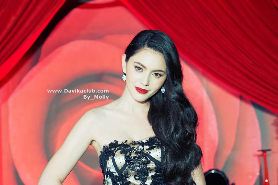 ใหม่-ดาวิกา งาน LUX forever Collection