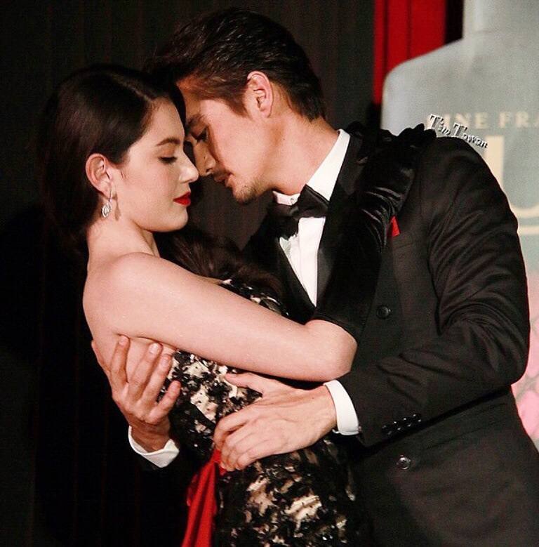 ใหม่-ดาวิกา งาน LUX forever Collection