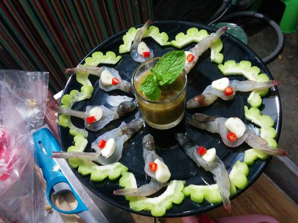 ร้านอาหารตกแต่งสไตล์นางงาม ร้านเตี๋ยวเจ๊