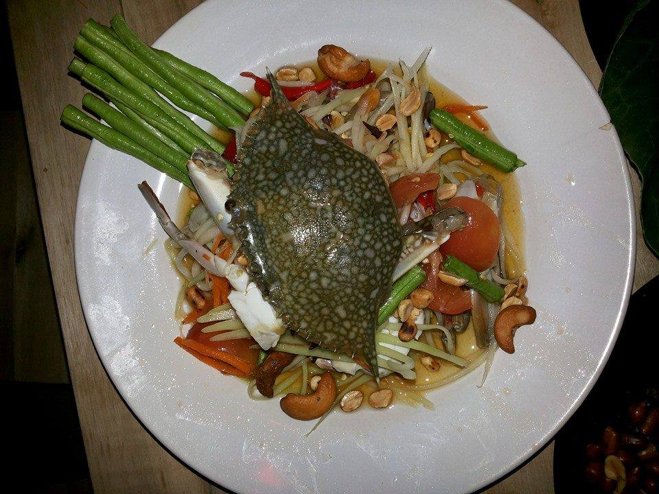 ร้านอาหารตกแต่งสไตล์นางงาม ร้านเตี๋ยวเจ๊
