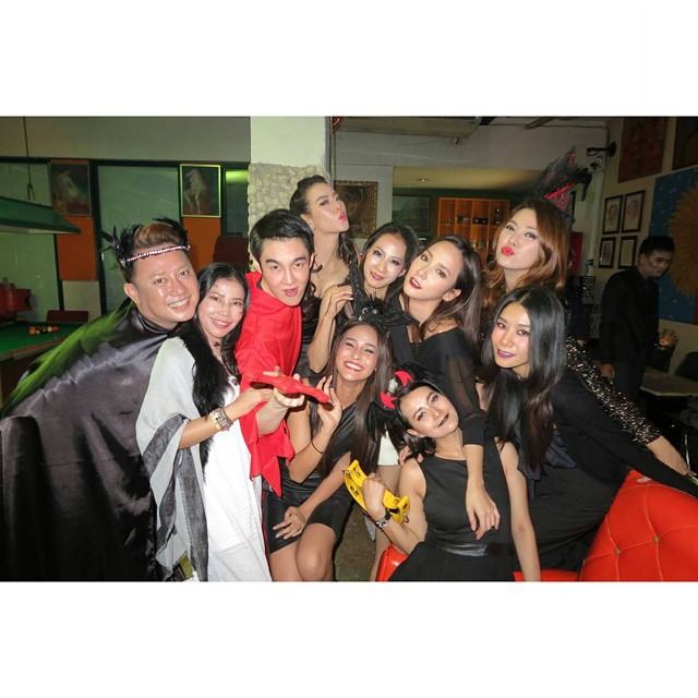 อั้ม พัชราภา ปาร์ตี้เเก็งค์เพื่อนสุดเเซ่บ Halloween 2014!!