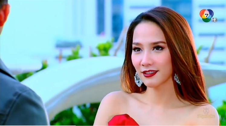 "เป็นอะไรมากป่ะ" อั้ม ปะทะ หยก นี่มันละครเมียหลวงชัดๆ อยากเห็นอั้ม ลงเล่นร้ายๆแรงๆ ปากแดงๆเเซ่บเเน่ๆ
