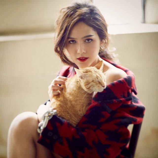 รวมภาพเจ้าแม่ ชม,อั้ม สวยน่ารักดีกรีแม่ค้า