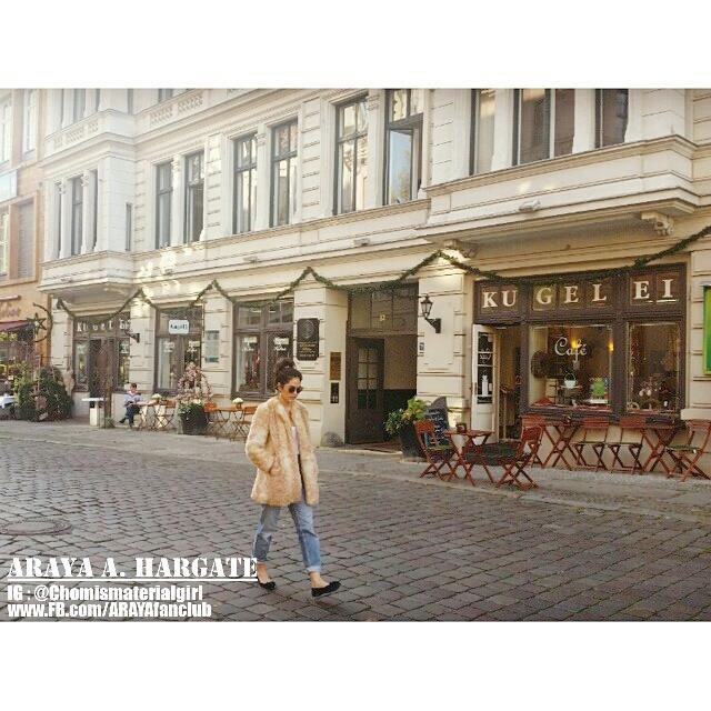 รวมภาพเจ้าแม่ ชม,อั้ม สวยน่ารักดีกรีแม่ค้า