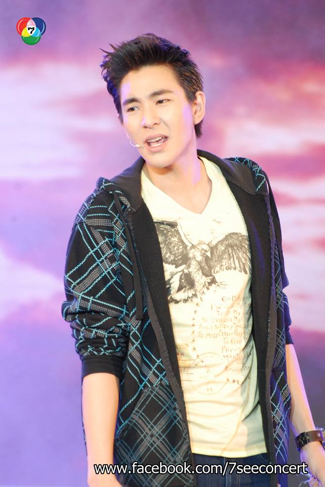 (เก็บตก)ทัพนักแสดงจากละคร 4 เรื่อง จัดเต็ม ใน " 7 สีคอนเสิร์ต " เสาร์ที่ 1 พ.ย.ที่ผ่านมา