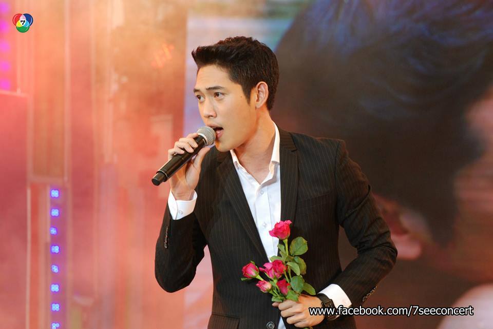 (เก็บตก)ทัพนักแสดงจากละคร 4 เรื่อง จัดเต็ม ใน " 7 สีคอนเสิร์ต " เสาร์ที่ 1 พ.ย.ที่ผ่านมา