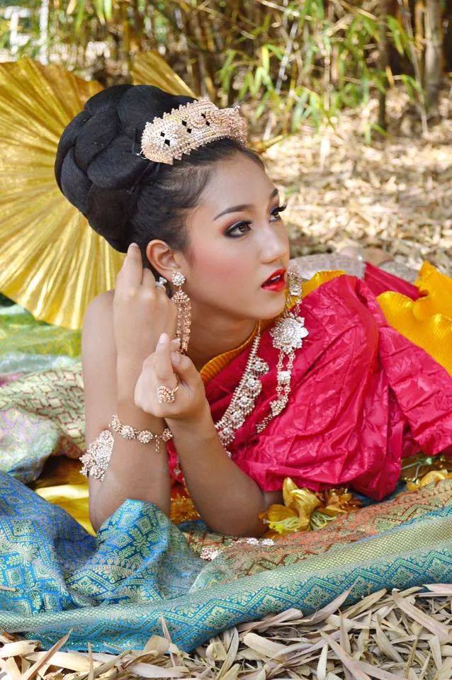 ชุดประจำชาติไทย Miss Teen Asia USA 2014