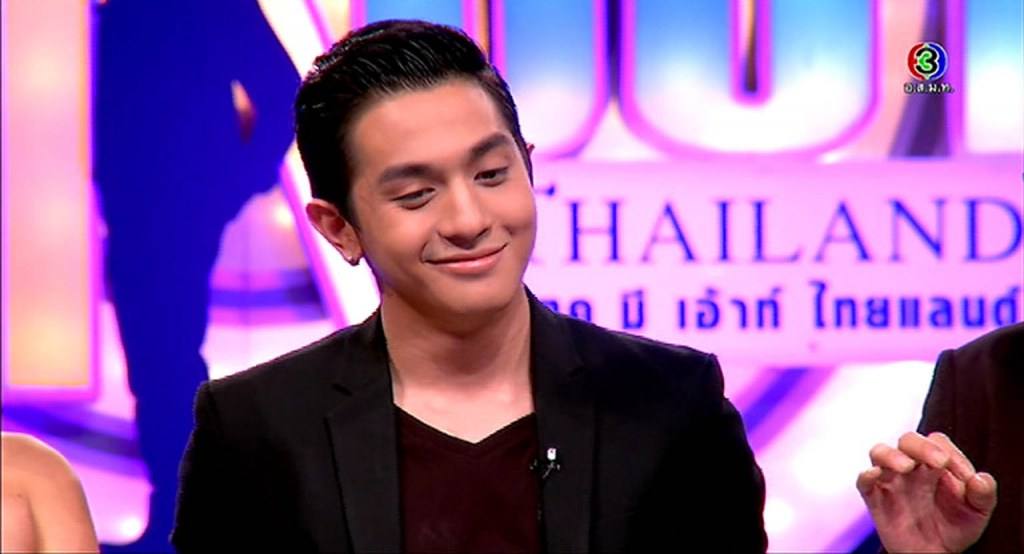 แอบเปิดไฟรออยู่ทางบ้าน