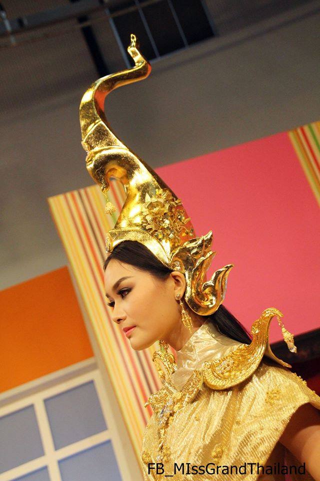 คุณณวัฒน์ อิสรไกรศีล เผยชุดประจำชาติ ทีมมิสแกรนด์ไทยแลนด์ 2014 สู้เวทีนานาชาติ