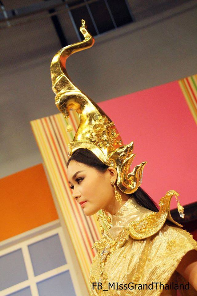 คุณณวัฒน์ อิสรไกรศีล เผยชุดประจำชาติ ทีมมิสแกรนด์ไทยแลนด์ 2014 สู้เวทีนานาชาติ