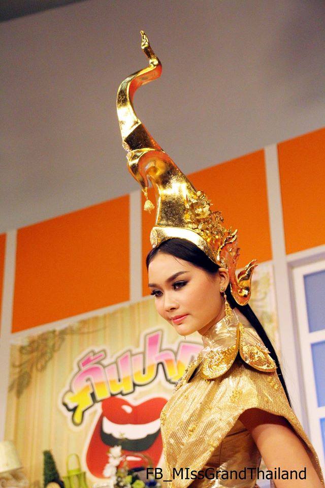 คุณณวัฒน์ อิสรไกรศีล เผยชุดประจำชาติ ทีมมิสแกรนด์ไทยแลนด์ 2014 สู้เวทีนานาชาติ