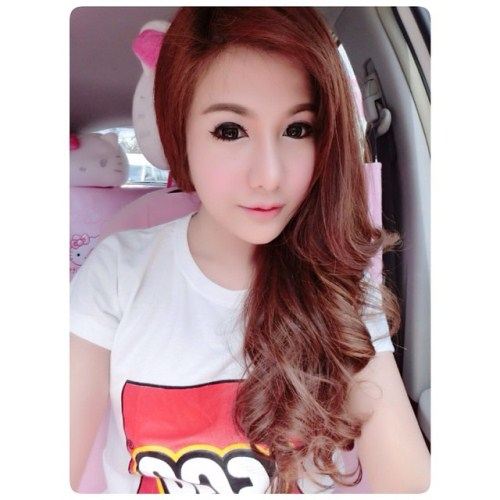 นางฟ้าชัดๆ น้องเบนซ์ พริตตี้หน้าแบ๊ว