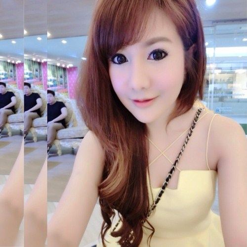 นางฟ้าชัดๆ น้องเบนซ์ พริตตี้หน้าแบ๊ว