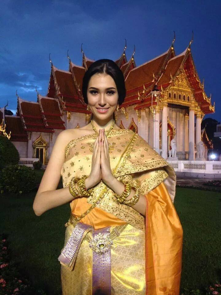 แอลลี่ Miss Universe Thailand ชุดไทย