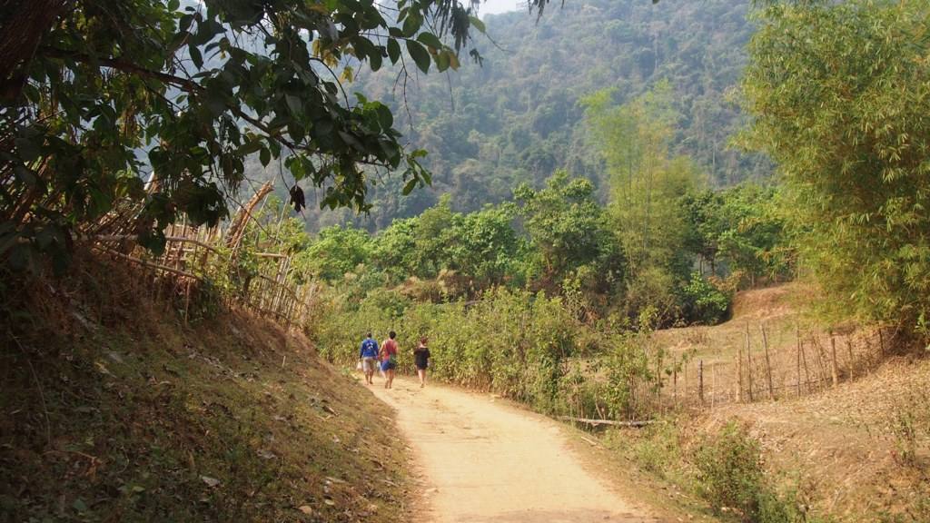 ຂອບໃຈເດີ້້ທີ່ມາທ່ຽວລາວ ขอบใจเด้อที่มาเทื่ยวลาว,โอกาสหน้าข้อยกะชิไปเที่ยวไทยคือกัน