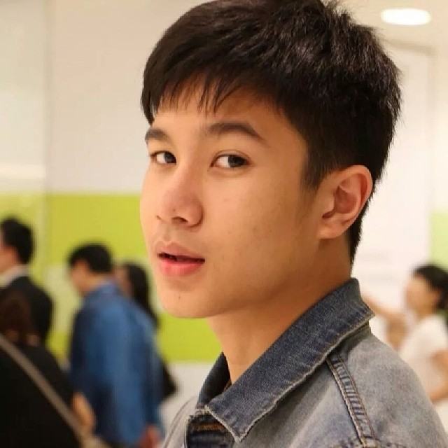หล่อ ใส ไข่แดง!! กับ " สเป็ค-พิสิฐพงศ์"