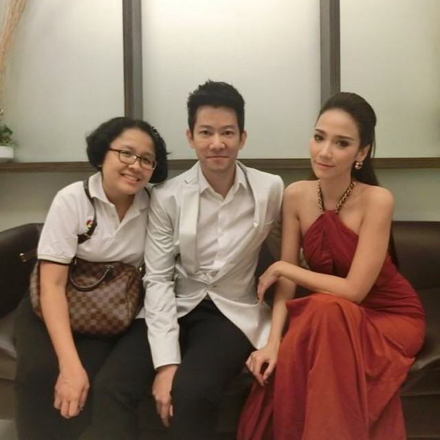 งานล่าสุดที่พารากอน ซุปเปอร์สตาร์ "อั้ม-พัชราภา" สวยออร่าเด่นมาก สื่อมวลชนเยอะมาก!!