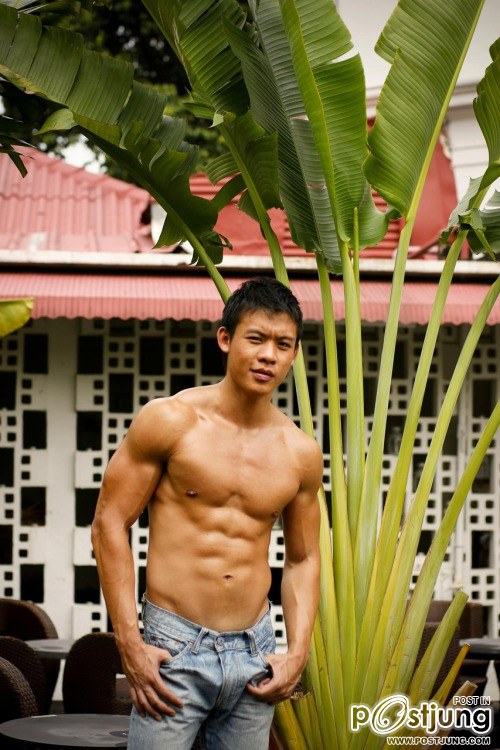 ถอดโชว์เรือนร่าง 678