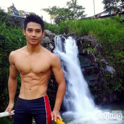 ถอดโชว์เรือนร่าง 679