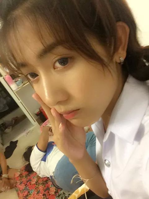 สวยน่ารักธรรมชาติขนาดนี้ไม่บอกก็คงไม่รู้ว่าเป็นสาวสอง