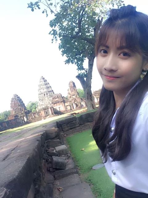 สวยน่ารักธรรมชาติขนาดนี้ไม่บอกก็คงไม่รู้ว่าเป็นสาวสอง