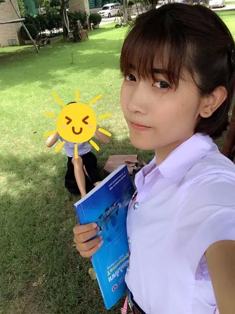 สวยน่ารักธรรมชาติขนาดนี้ไม่บอกก็คงไม่รู้ว่าเป็นสาวสอง