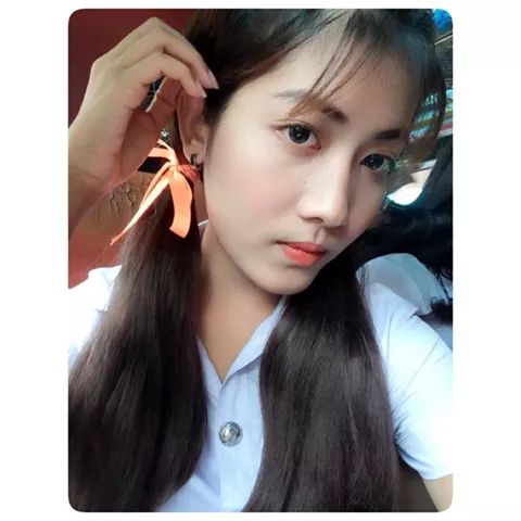 สวยน่ารักธรรมชาติขนาดนี้ไม่บอกก็คงไม่รู้ว่าเป็นสาวสอง