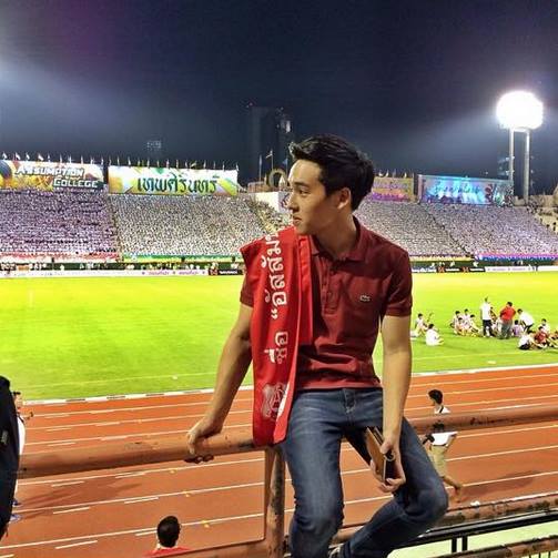 จตุรมิตรกับหนุ่มหล่อ อิอิ