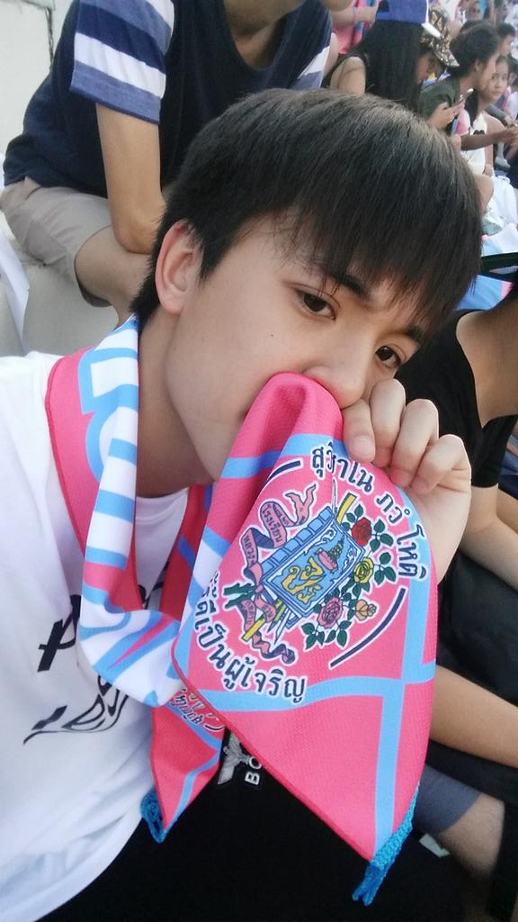 จตุรมิตรกับหนุ่มหล่อ อิอิ