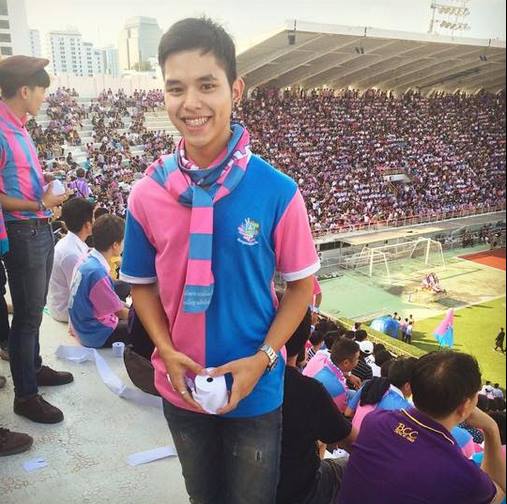 จตุรมิตรกับหนุ่มหล่อ อิอิ