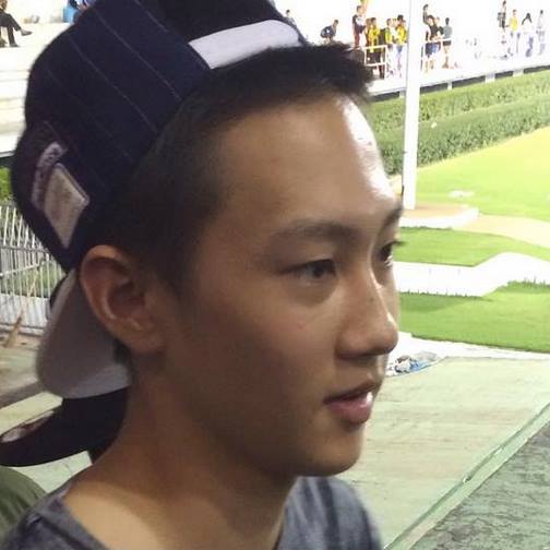 จตุรมิตรกับหนุ่มหล่อ อิอิ
