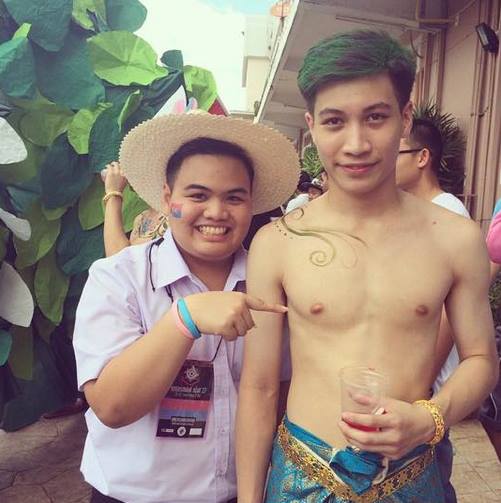 จตุรมิตรกับหนุ่มหล่อ อิอิ