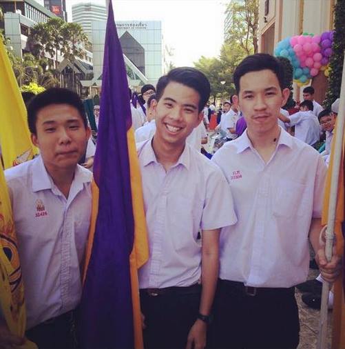 จตุรมิตรกับหนุ่มหล่อ อิอิ