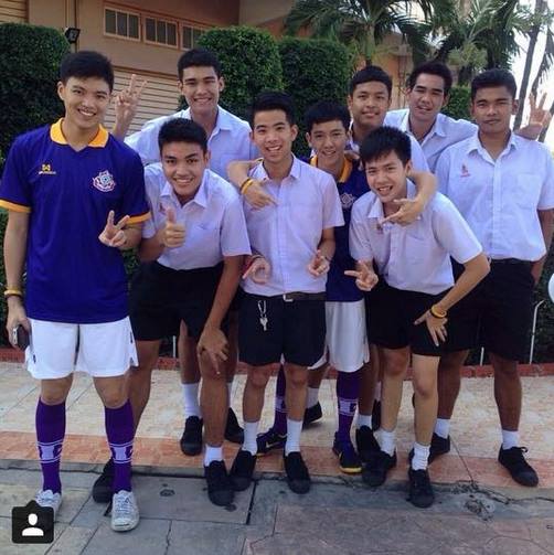 จตุรมิตรกับหนุ่มหล่อ อิอิ
