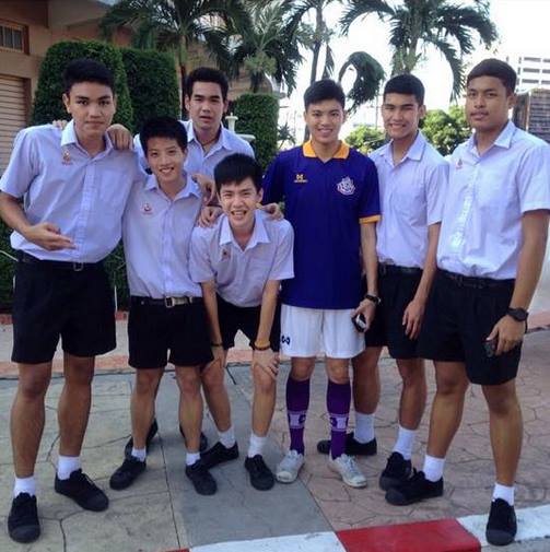 จตุรมิตรกับหนุ่มหล่อ อิอิ