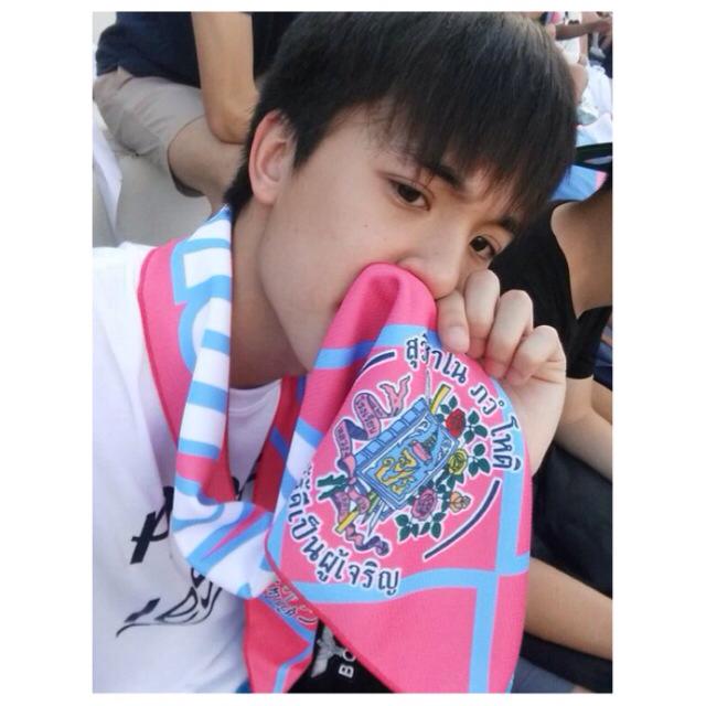จตุรมิตรกับหนุ่มหล่อ อิอิ
