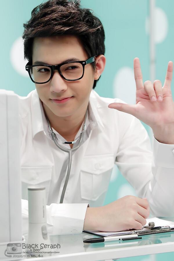หมอริท น่ารักอ่ะ...น่าแบ๊ว