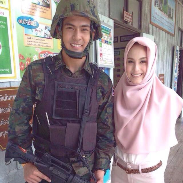 ขวัญ อุษามณี *** ถ่ายภาพยนตร์ เฉลิมพระเกียรติ "ในม่านหมอก"